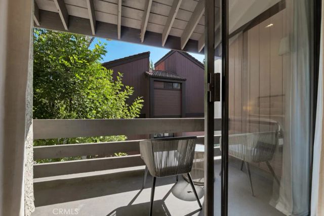 21931 Burbank Boulevard 25, Woodland Hills, CA 91367