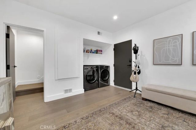 21931 Burbank Boulevard 25, Woodland Hills, CA 91367