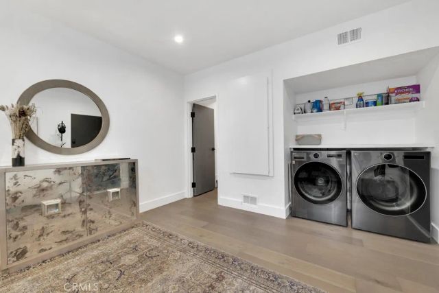 21931 Burbank Boulevard 25, Woodland Hills, CA 91367