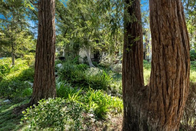 21931 Burbank Boulevard 25, Woodland Hills, CA 91367