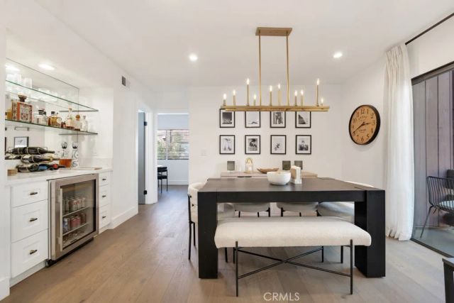 21931 Burbank Boulevard 25, Woodland Hills, CA 91367