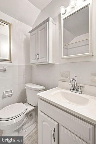5922 EDGEHILL CT, Alexandria, VA 22303