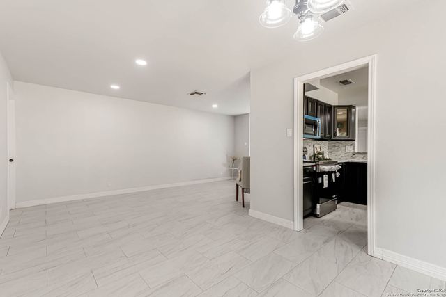 6135 ROYAL PT, San Antonio, TX 78239