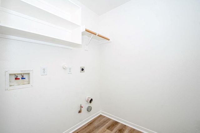 5618 Savannah Woods Lane, Rosharon, TX 77583