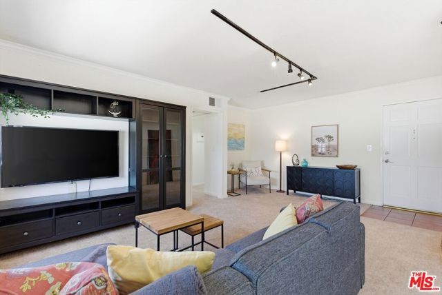 1015 E Spazier Avenue 205, Burbank, CA 91502