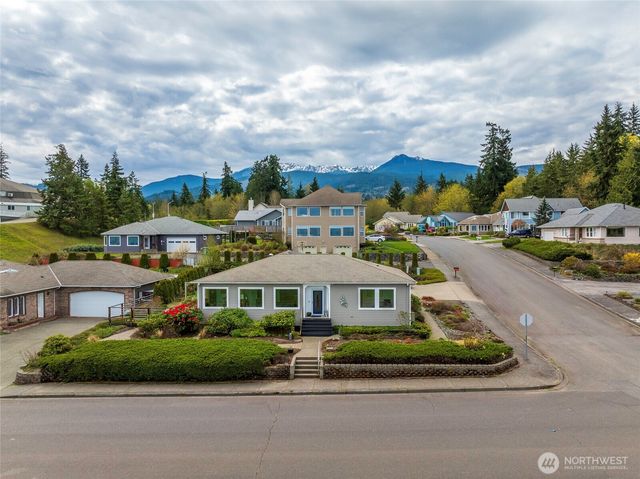 3109 S City Lights Place, Port Angeles, WA 98362