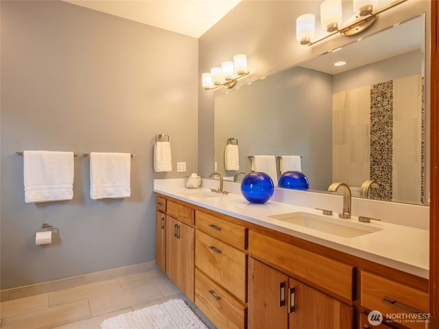 3109 S City Lights Place, Port Angeles, WA 98362