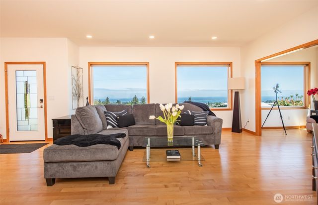 3109 S City Lights Place, Port Angeles, WA 98362