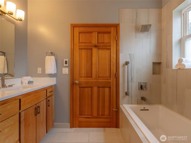 3109 S City Lights Place, Port Angeles, WA 98362