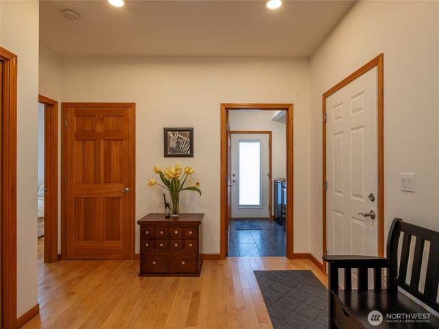 3109 S City Lights Place, Port Angeles, WA 98362