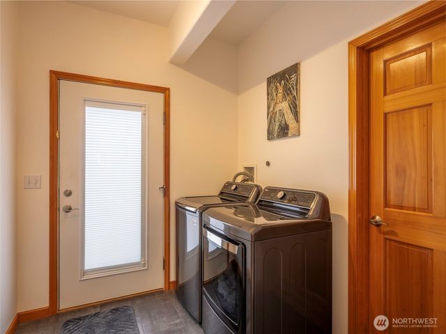 3109 S City Lights Place, Port Angeles, WA 98362