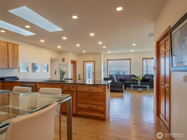 3109 S City Lights Place, Port Angeles, WA 98362