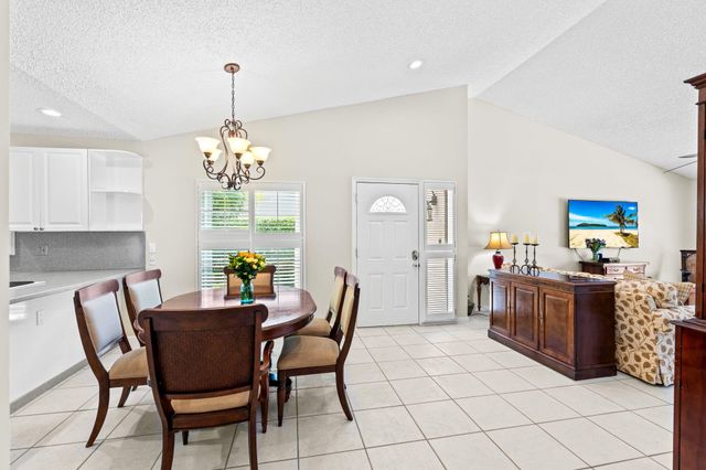 9722 Erica Court, Boca Raton, FL 33496