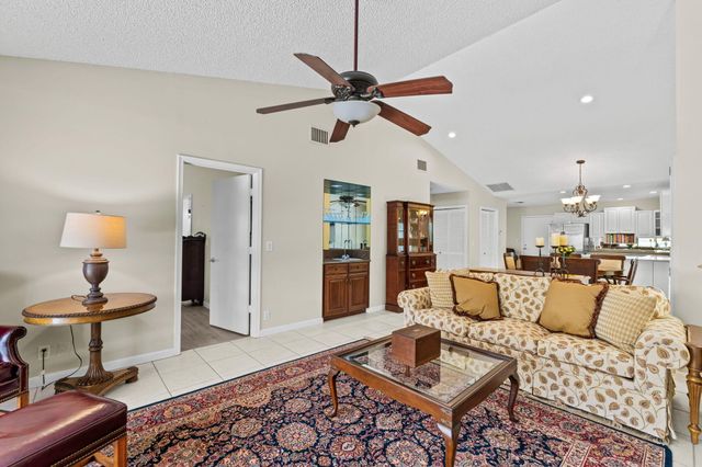 9722 Erica Court, Boca Raton, FL 33496