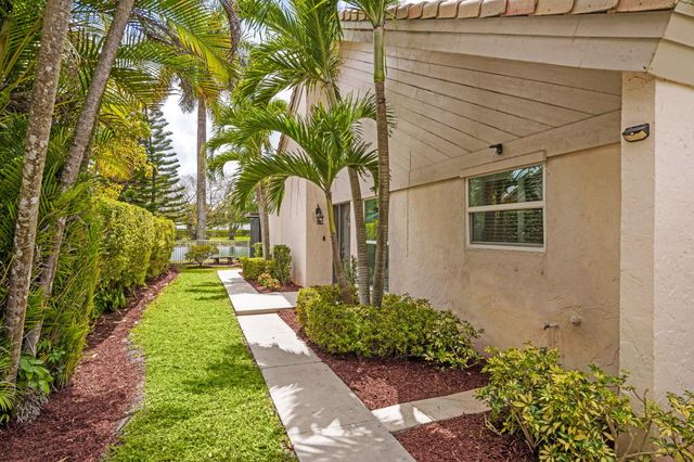 9722 Erica Court, Boca Raton, FL 33496