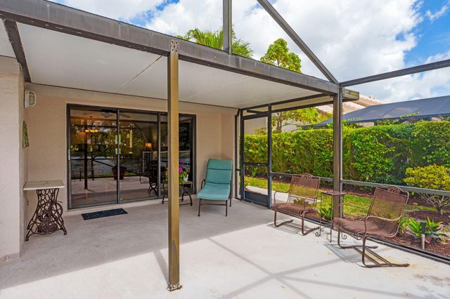 9722 Erica Court, Boca Raton, FL 33496