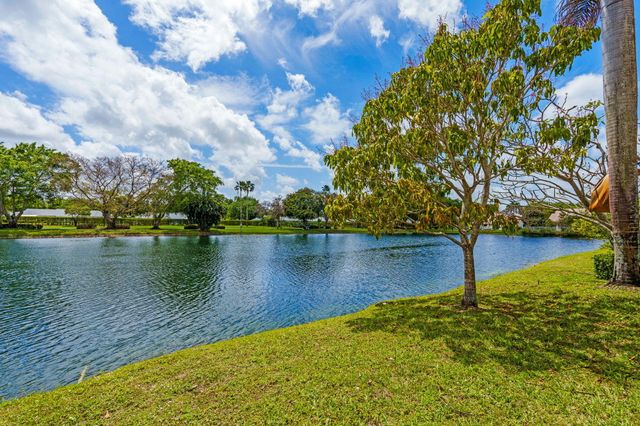 9722 Erica Court, Boca Raton, FL 33496