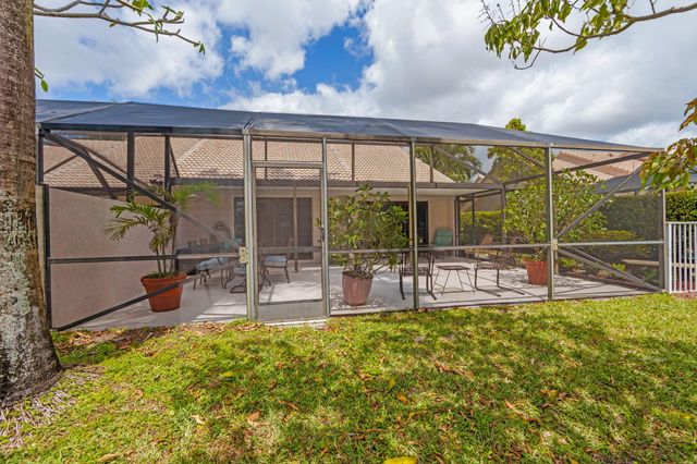 9722 Erica Court, Boca Raton, FL 33496