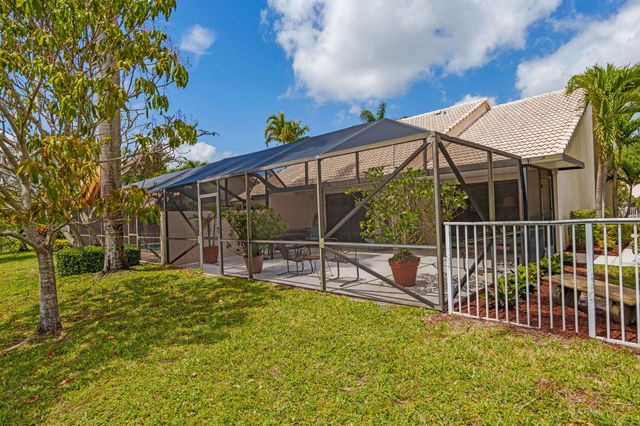 9722 Erica Court, Boca Raton, FL 33496
