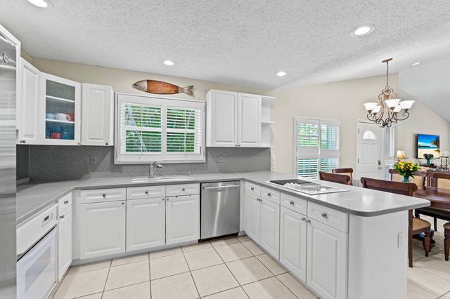 9722 Erica Court, Boca Raton, FL 33496