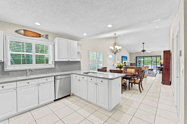 9722 Erica Court, Boca Raton, FL 33496