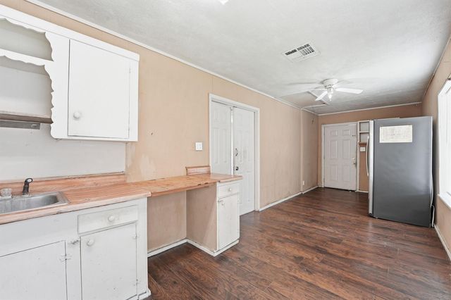 5717 Killough Street, Houston, TX 77086