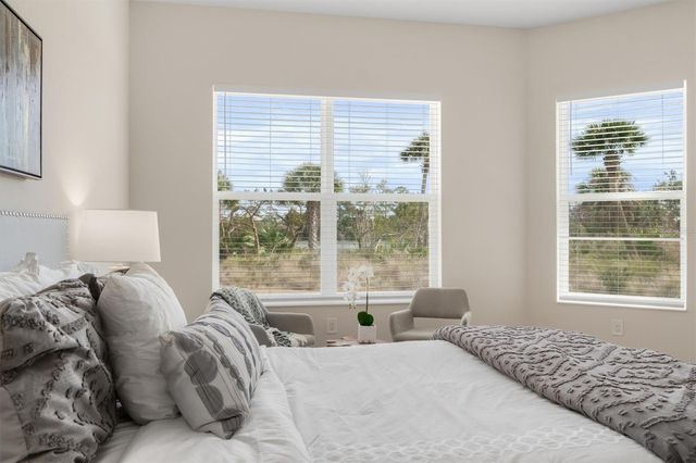 82 N LAKEWALK DRIVE, Palm Coast, FL 32137