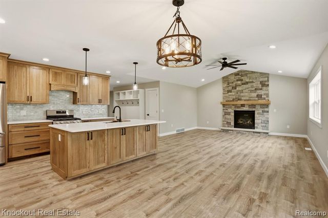 12095 Country Run Drive, Birch Run, MI 48415