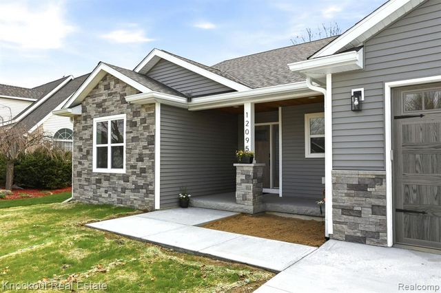 12095 Country Run Drive, Birch Run, MI 48415