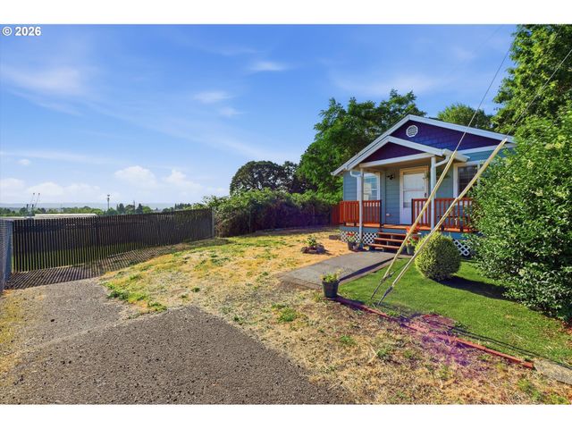 1218 W 19TH St, Vancouver, WA 98660