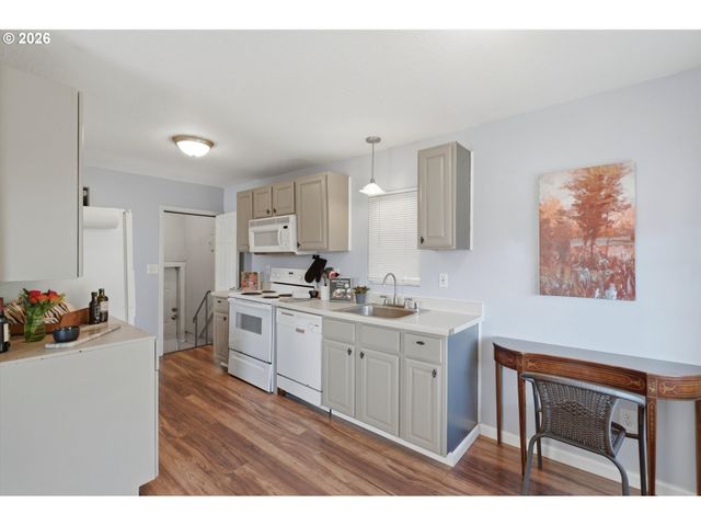 1218 W 19TH St, Vancouver, WA 98660