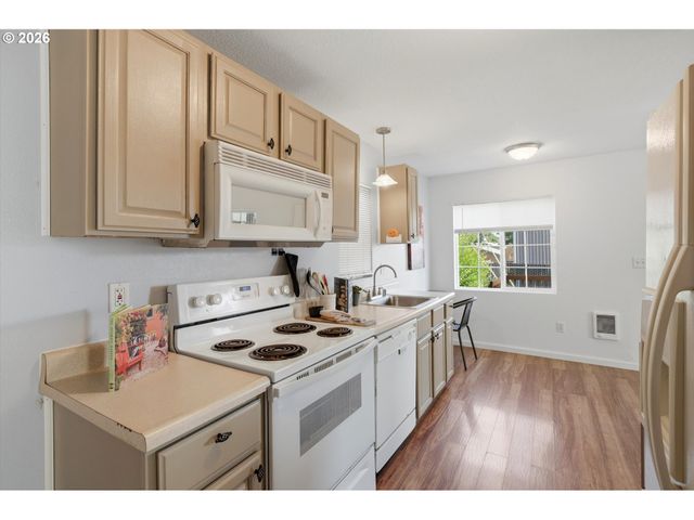 1218 W 19TH St, Vancouver, WA 98660