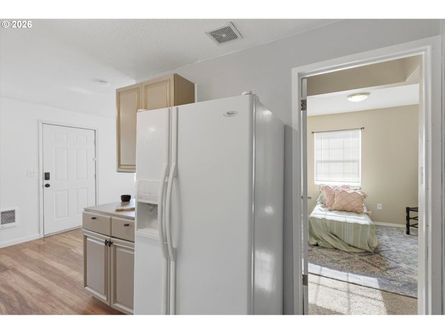 1218 W 19TH St, Vancouver, WA 98660