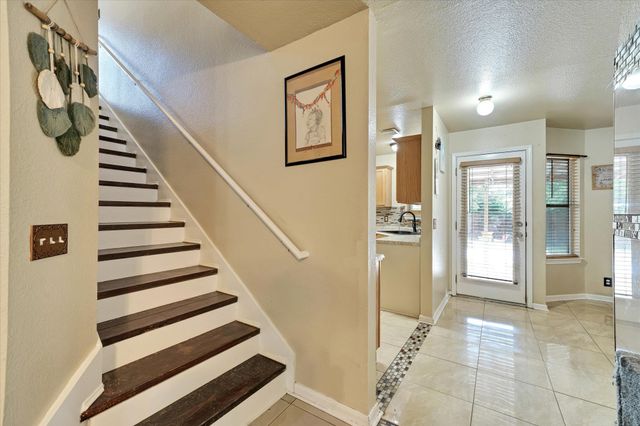 2601 Highcloud DR, Lockhart, TX 78644
