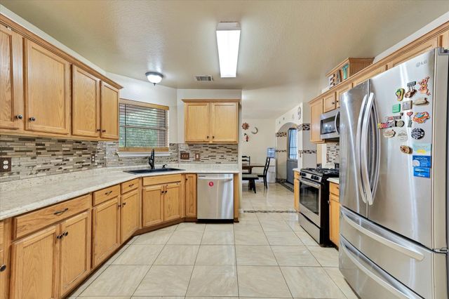 2601 Highcloud DR, Lockhart, TX 78644