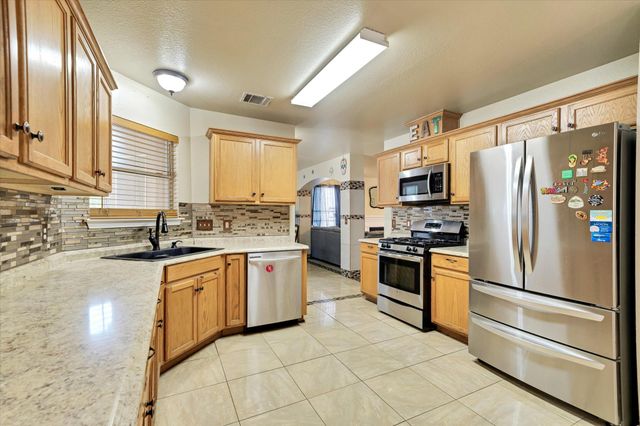 2601 Highcloud DR, Lockhart, TX 78644