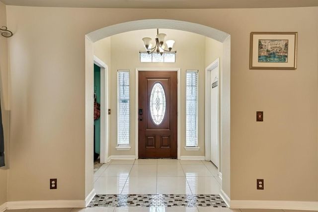 2601 Highcloud DR, Lockhart, TX 78644