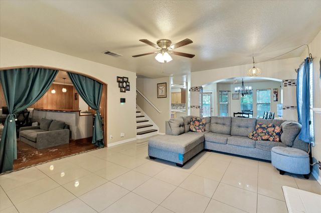 2601 Highcloud DR, Lockhart, TX 78644
