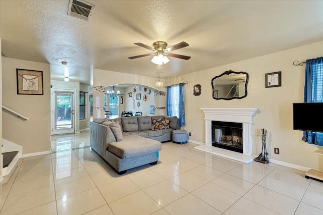 2601 Highcloud DR, Lockhart, TX 78644