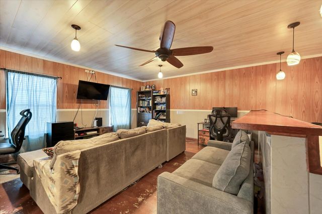 2601 Highcloud DR, Lockhart, TX 78644