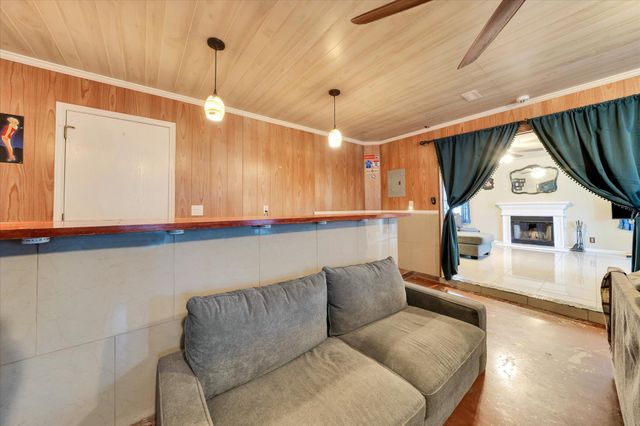 2601 Highcloud DR, Lockhart, TX 78644