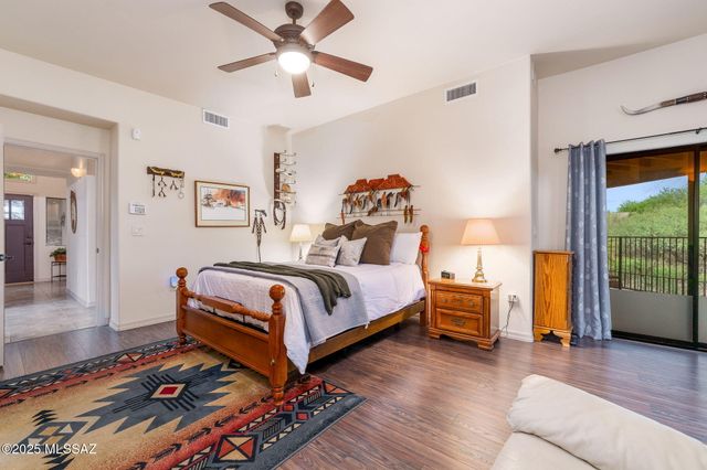 922 E Vault Mine Court, Green Valley, AZ 85614