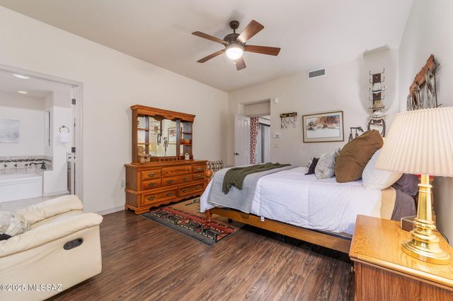 922 E Vault Mine Court, Green Valley, AZ 85614