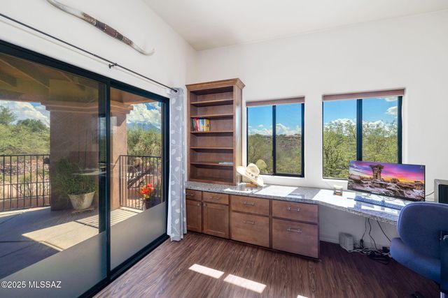 922 E Vault Mine Court, Green Valley, AZ 85614