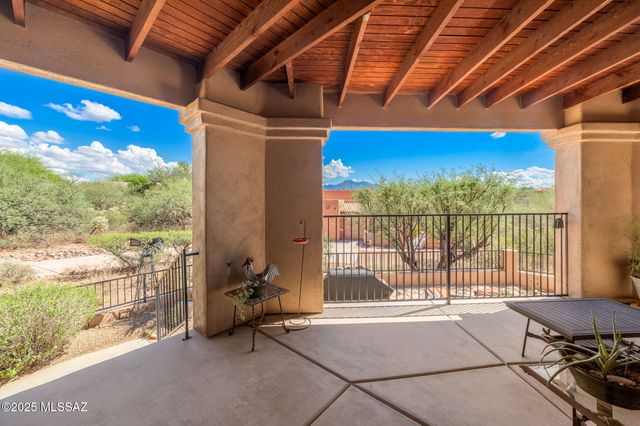 922 E Vault Mine Court, Green Valley, AZ 85614