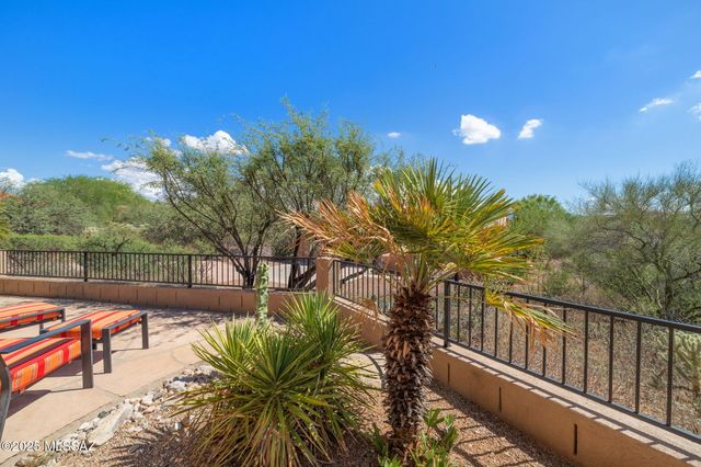 922 E Vault Mine Court, Green Valley, AZ 85614