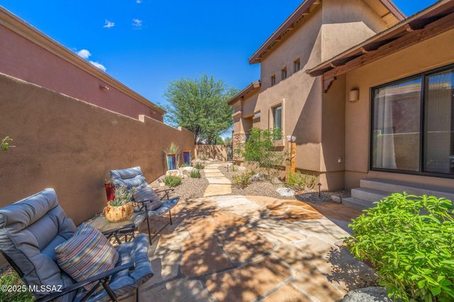 922 E Vault Mine Court, Green Valley, AZ 85614