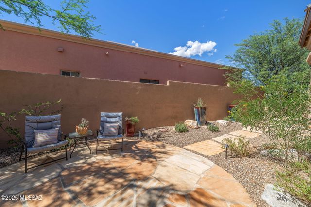 922 E Vault Mine Court, Green Valley, AZ 85614