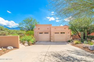 922 E Vault Mine Court, Green Valley, AZ 85614