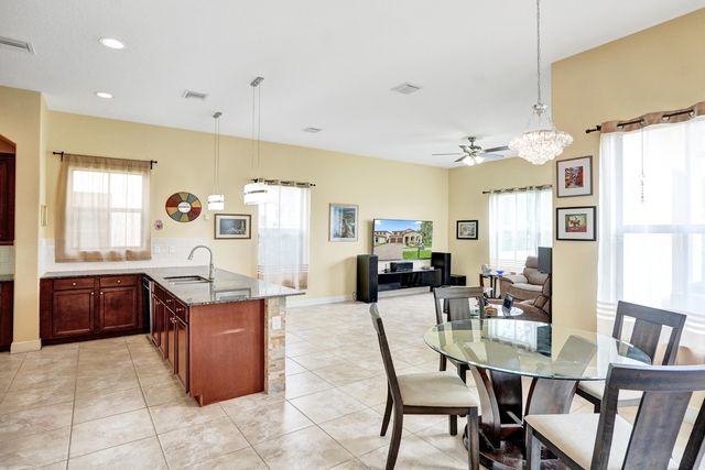 8541 NW 38th Street, Cooper City, FL 33024